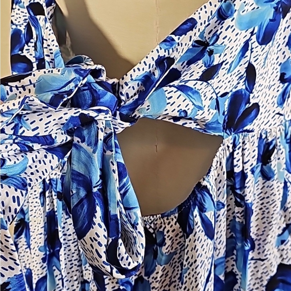 Eloquii Blue and white Floral Maxi Dress - Picture 7 of 8